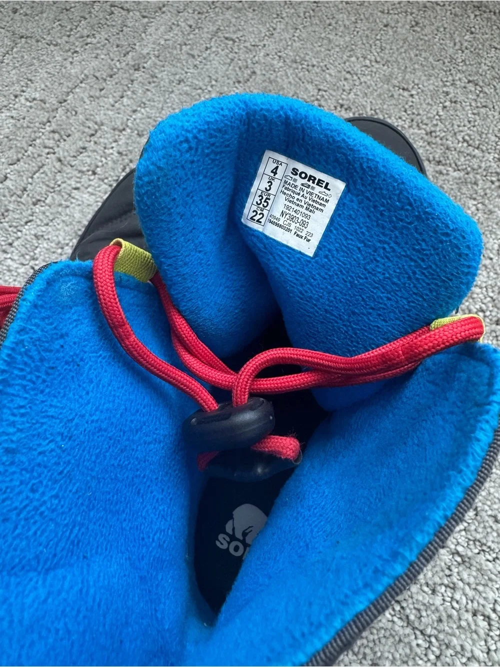 Sorel kids snow
